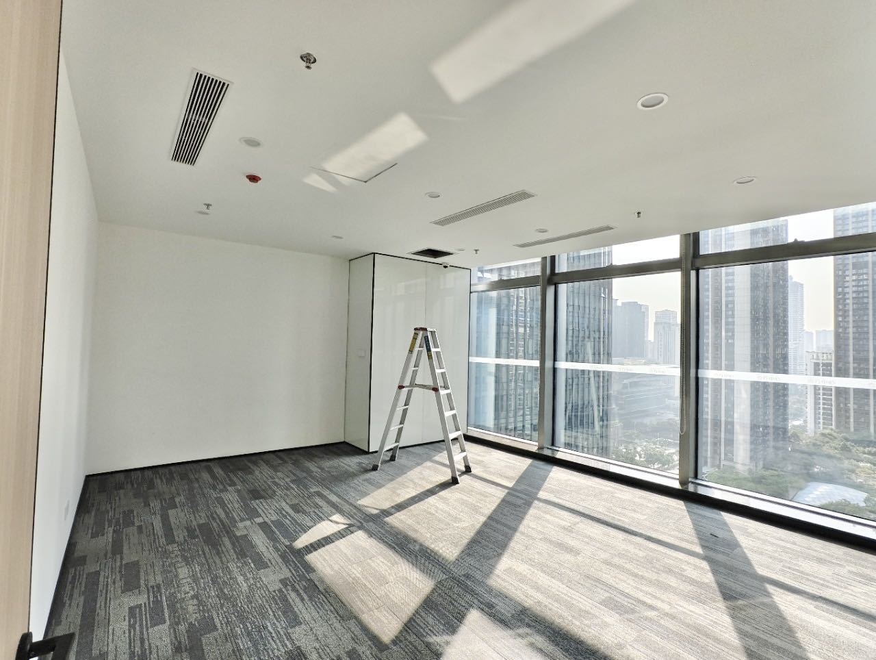 壹方中心 315㎡ 豪装 高层办公室出租