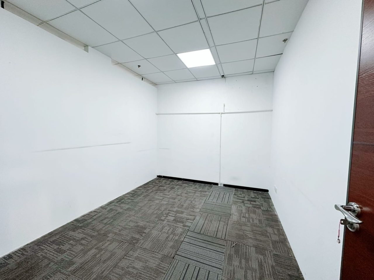 385㎡精装办公室 赋安科技大厦·近高新园站·低层