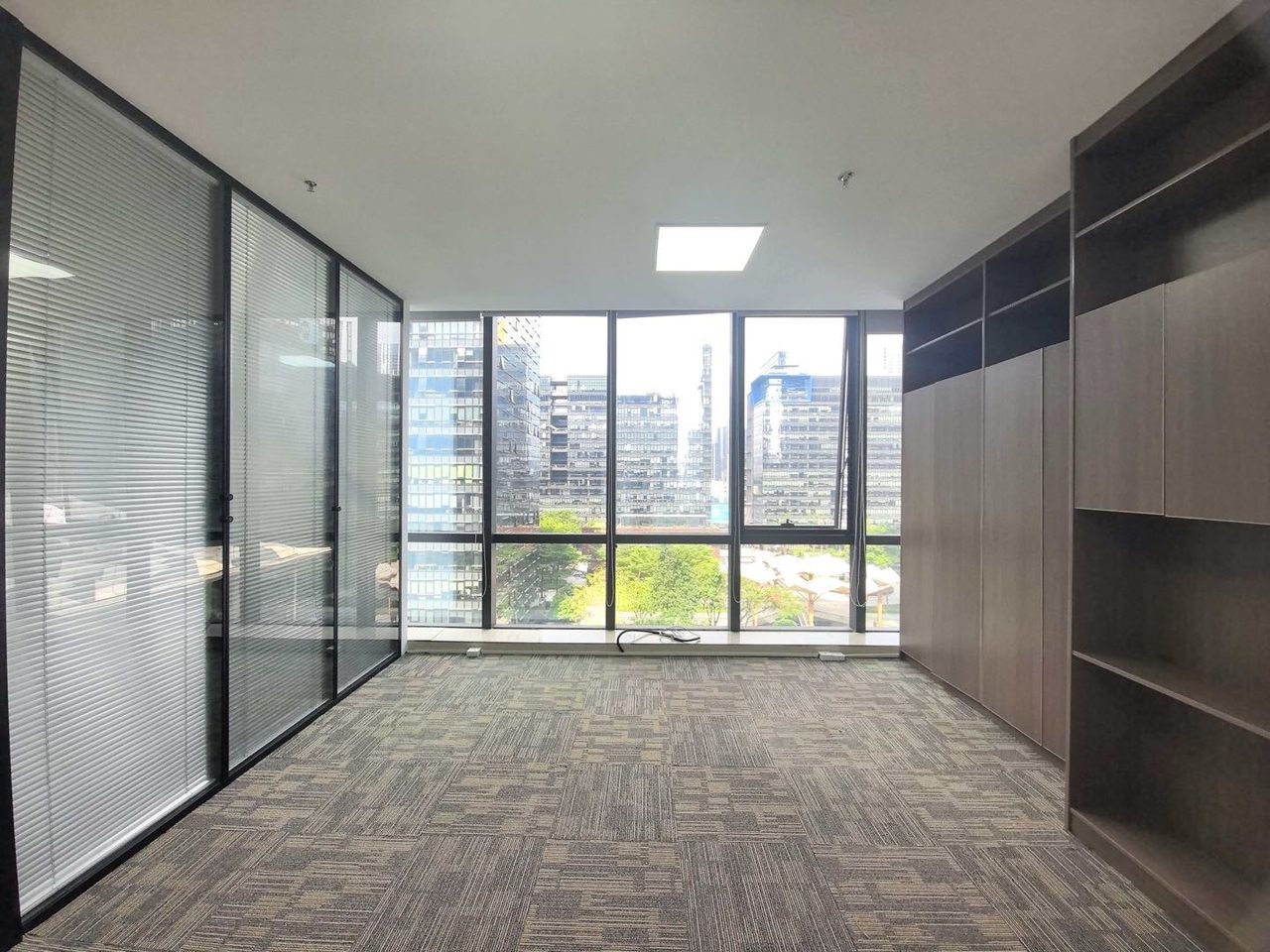 科兴科学园258㎡精装办公室出租,中层东向采光好