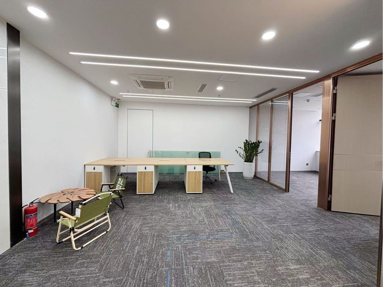 226㎡精装办公室 红松大厦·近下沙站·中层实景图