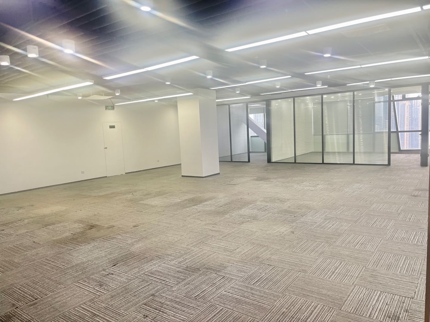 威盛科技大厦 392㎡ 精装 高层办公室出租实景图