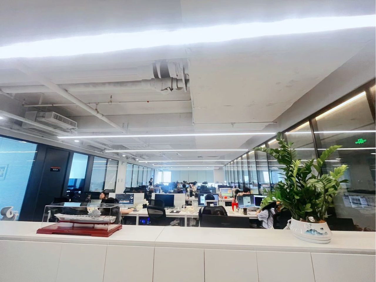 南山区科技园 澳特科兴科学园561㎡精装办公间低层出租实景图