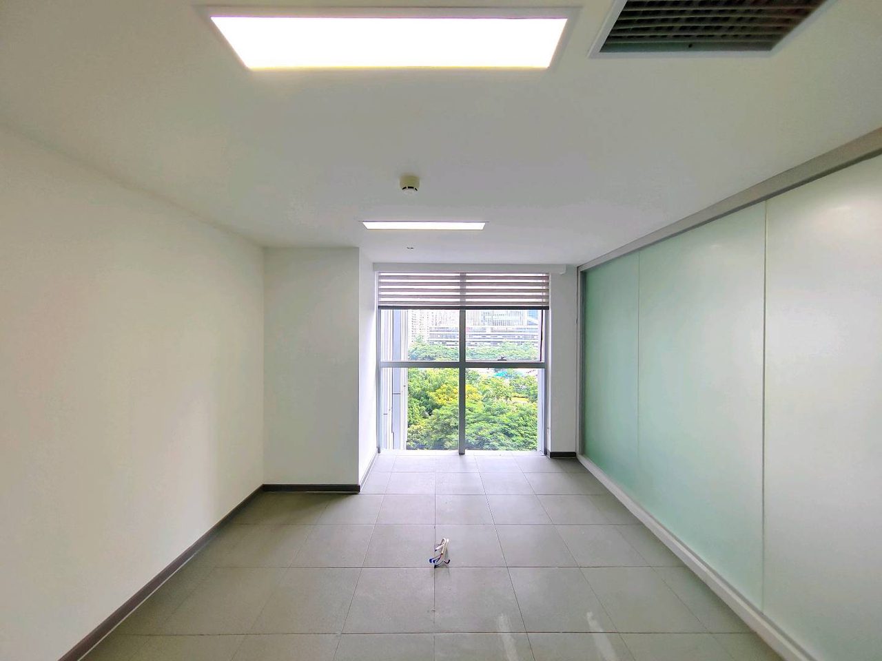 中科纳能大厦写字楼185㎡精装户型·中层东向出租