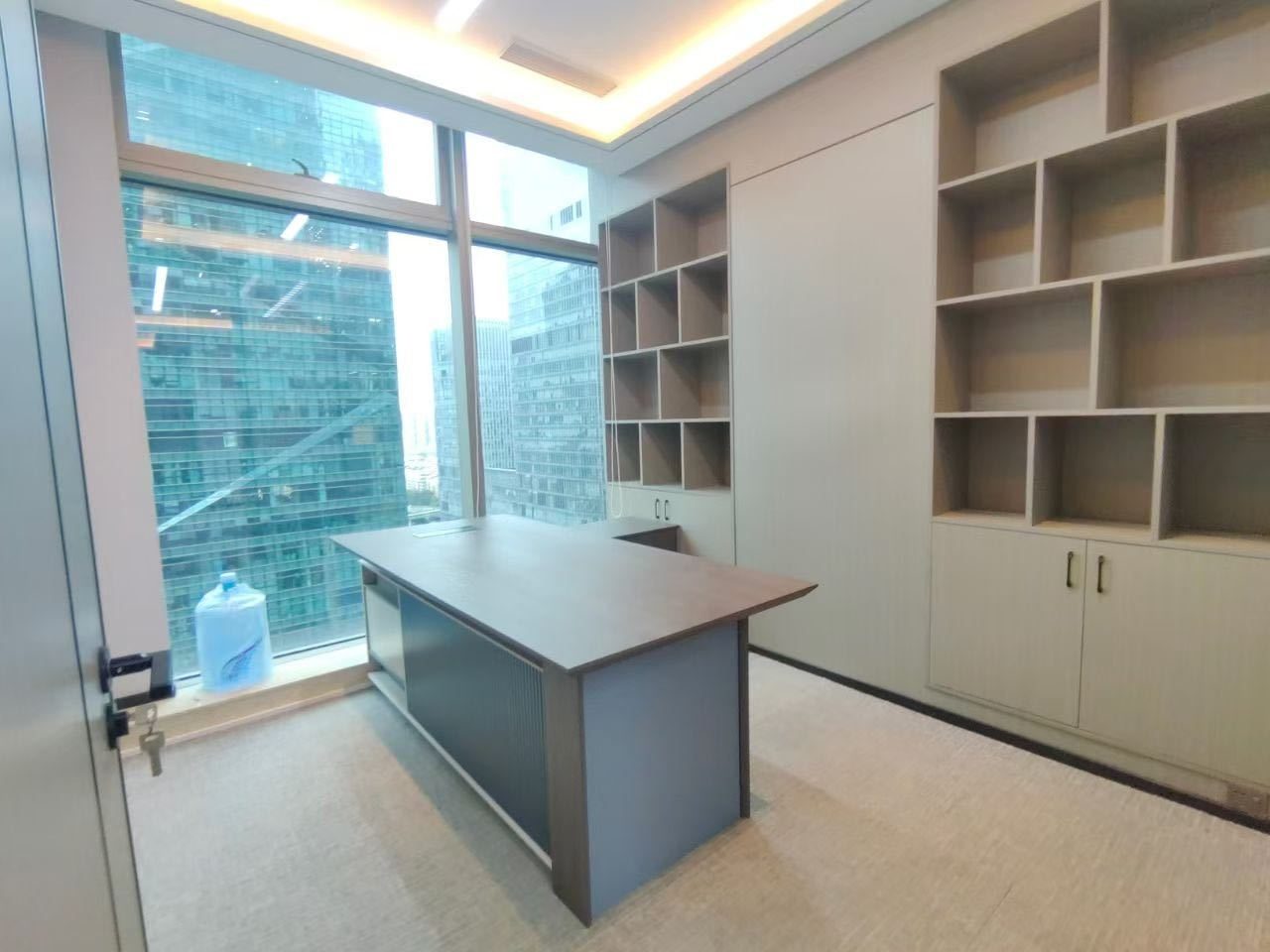 卓越世纪中心写字楼298㎡精装户型·高层东南向出租