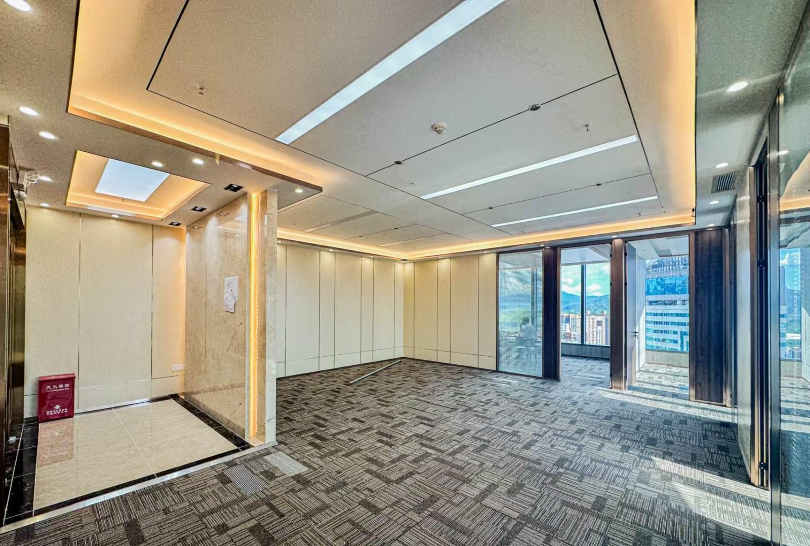 世纪汇广场(深南中路店) 268㎡ 精装 中楼层办公室出租