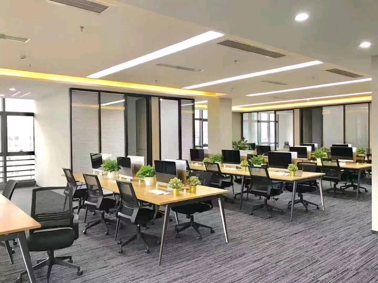 TCL国际E城 821㎡ 精装 高层办公室出租实景图