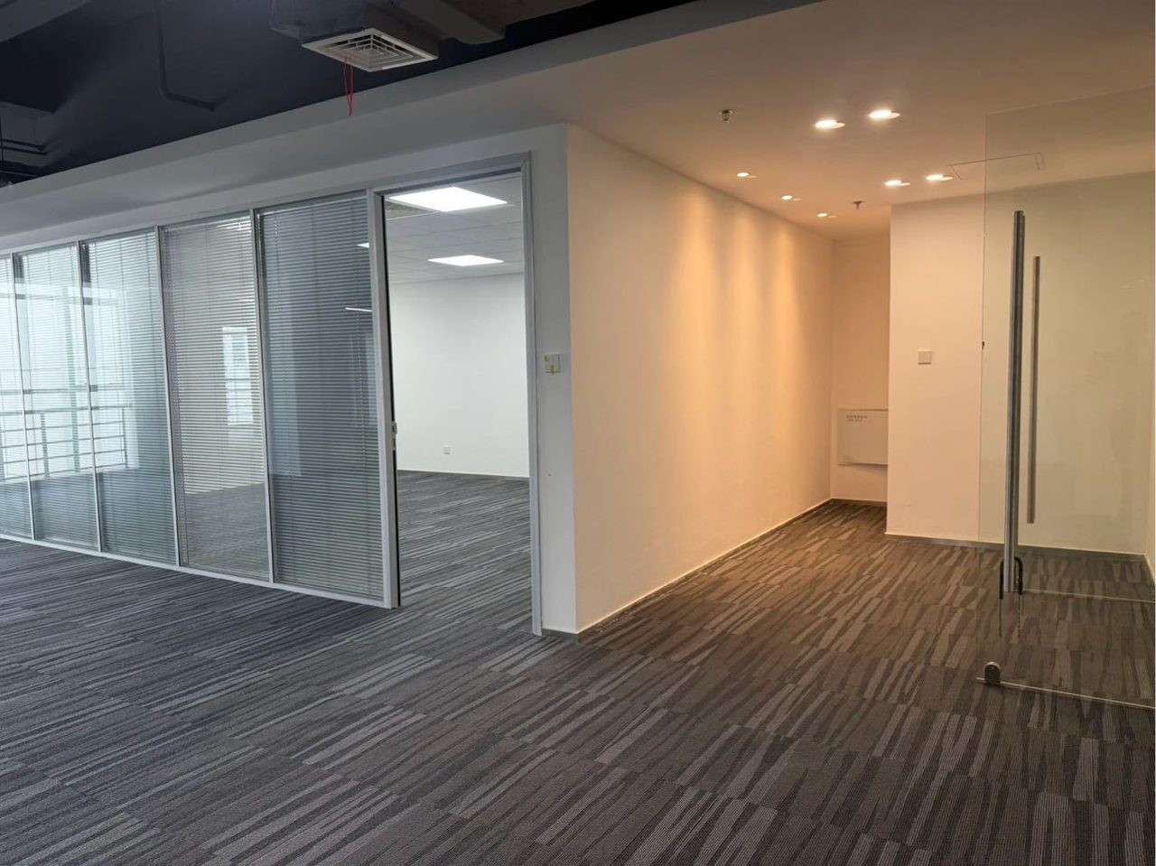 南山区科技园写字楼出租 研祥科技大厦 512㎡精装