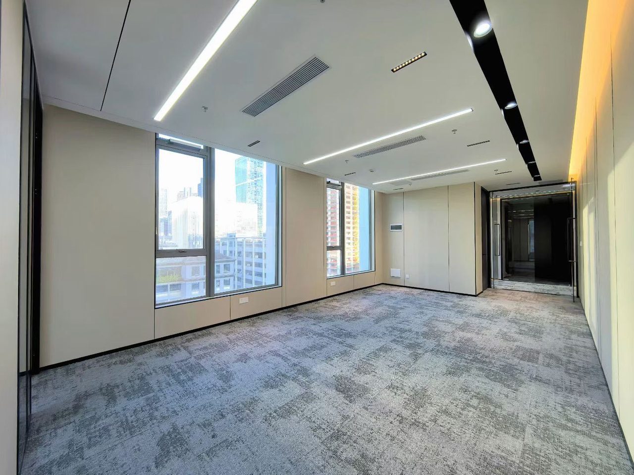 南山区科技园 远望谷大厦159㎡精装办公间低层出租