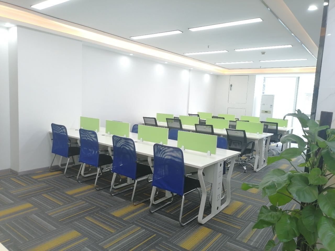 卫东龙商务大厦写字楼175㎡精装户型·低层东南向出租