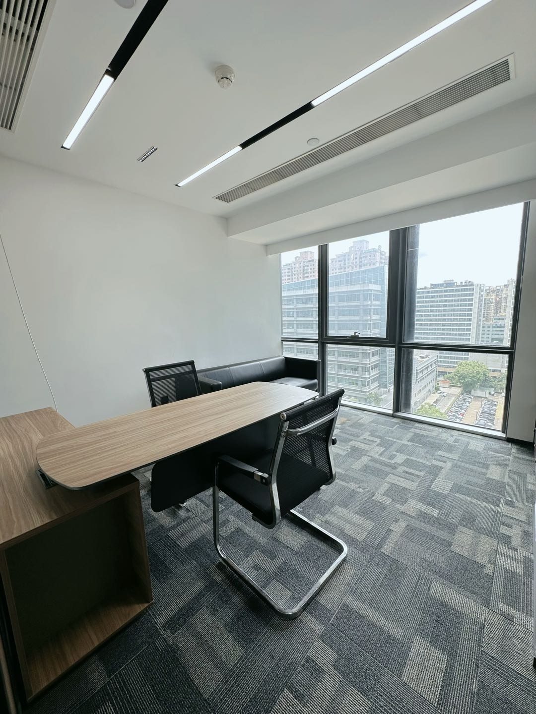 大族科技大厦写字楼153㎡精装户型·中层东向出租