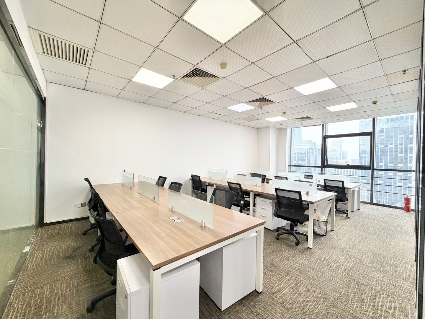 东方科技大厦 231㎡ 精装 高层办公室出租