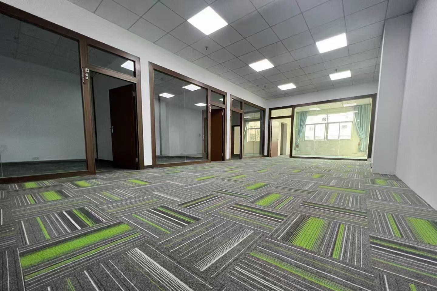 龙胜商业大厦 276㎡ 精装 中楼层办公室出租实景图