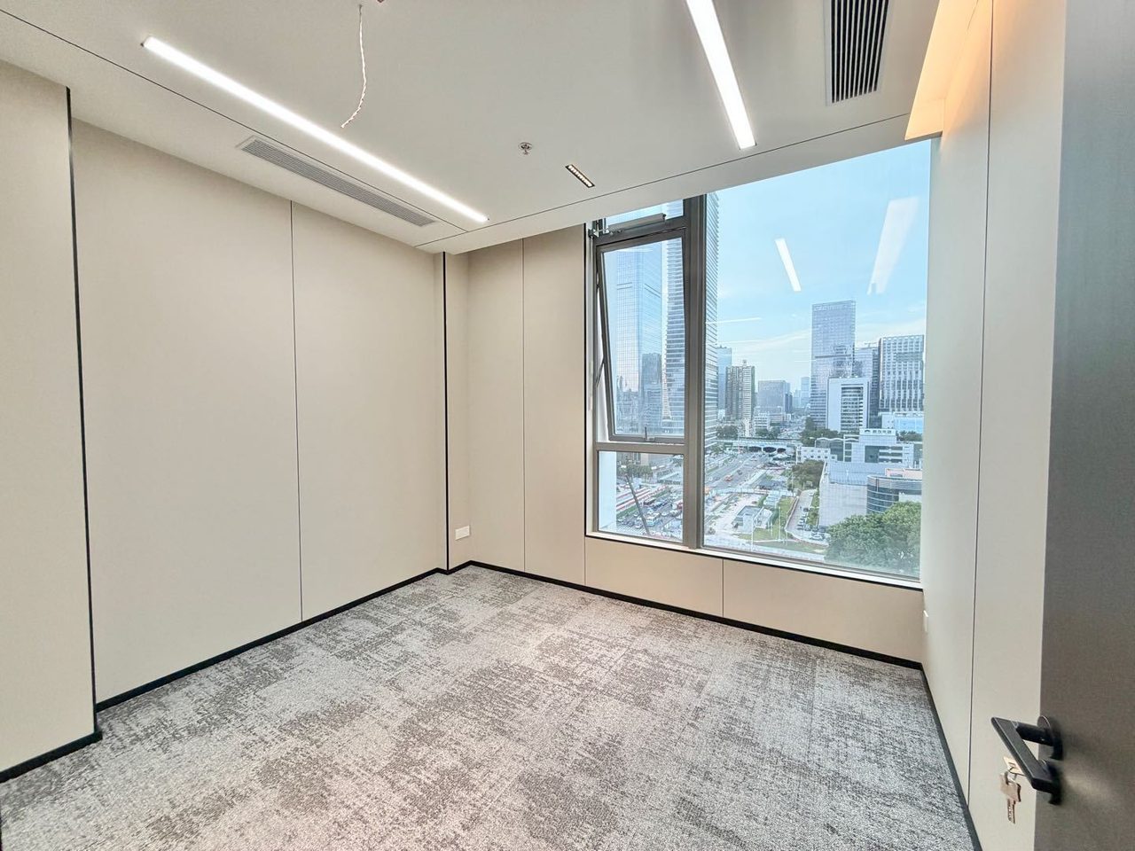 119㎡精装办公室 远望谷大厦·近粤海门站·低层