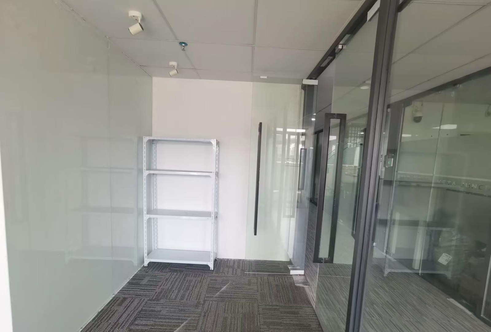 深圳科技工业园生产力大楼 130㎡ 精装 中楼层办公室出租