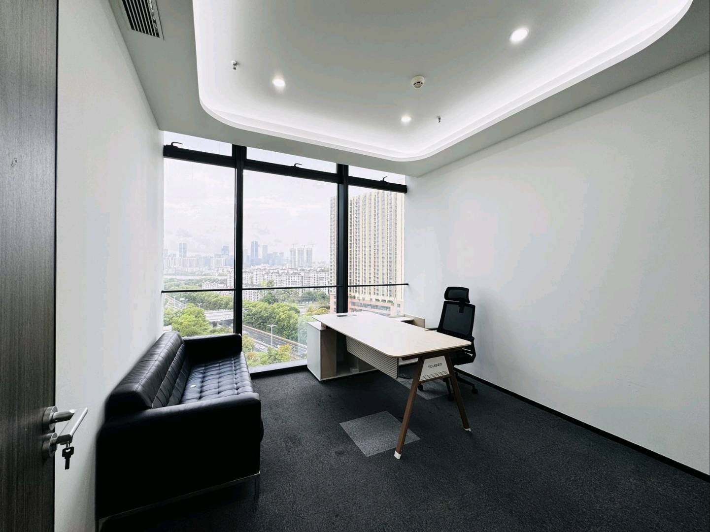 方大城 160㎡ 精装 中层办公室出租