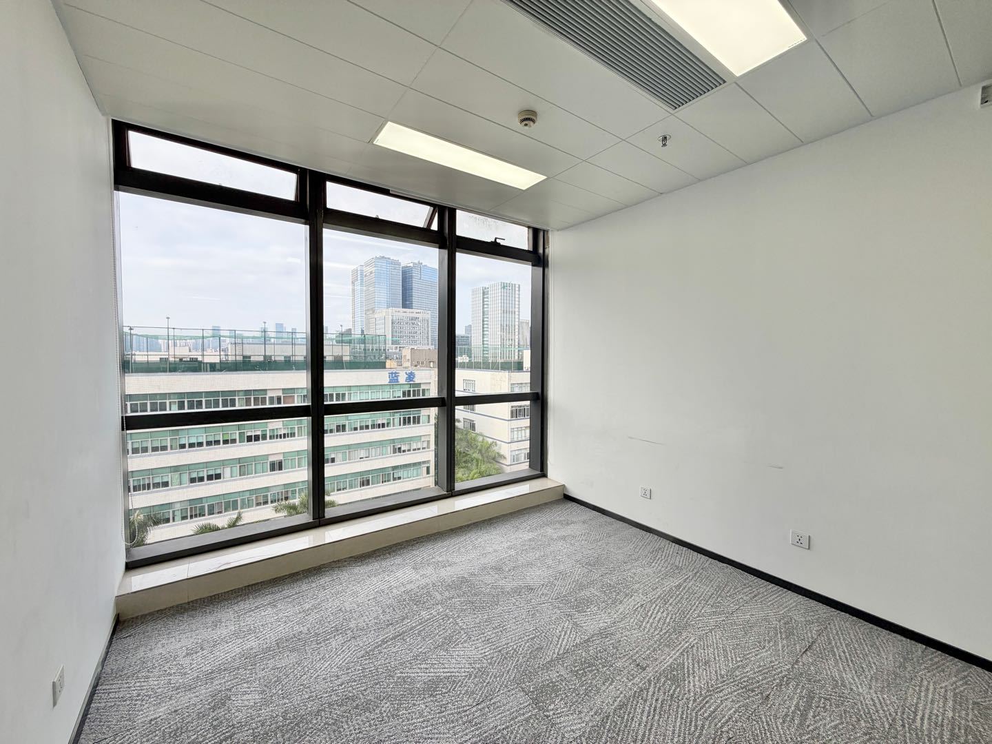 威盛科技大厦 242㎡ 精装 低层办公室出租