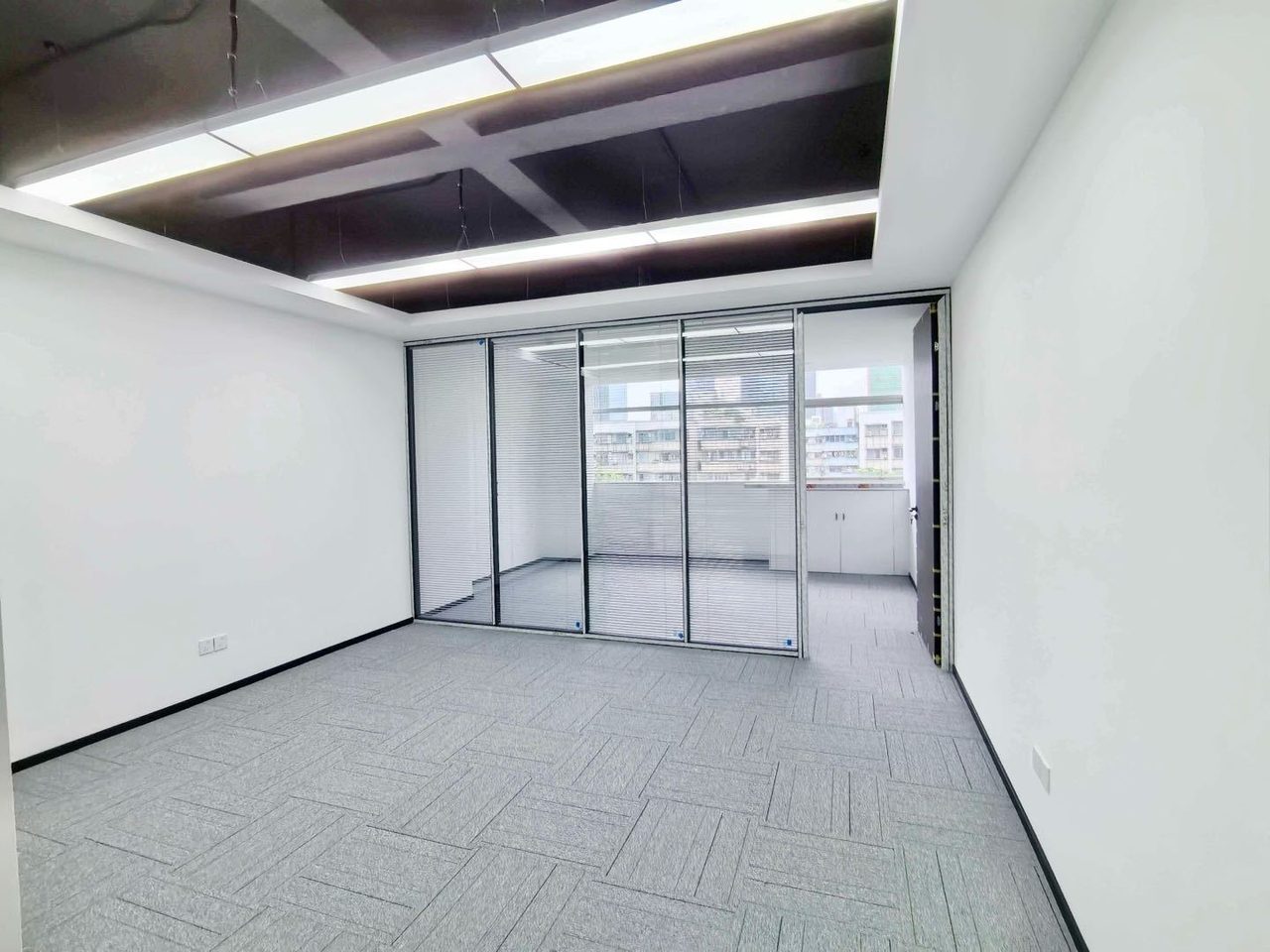 深圳软件园写字楼90㎡精装户型·中层南向出租实景图