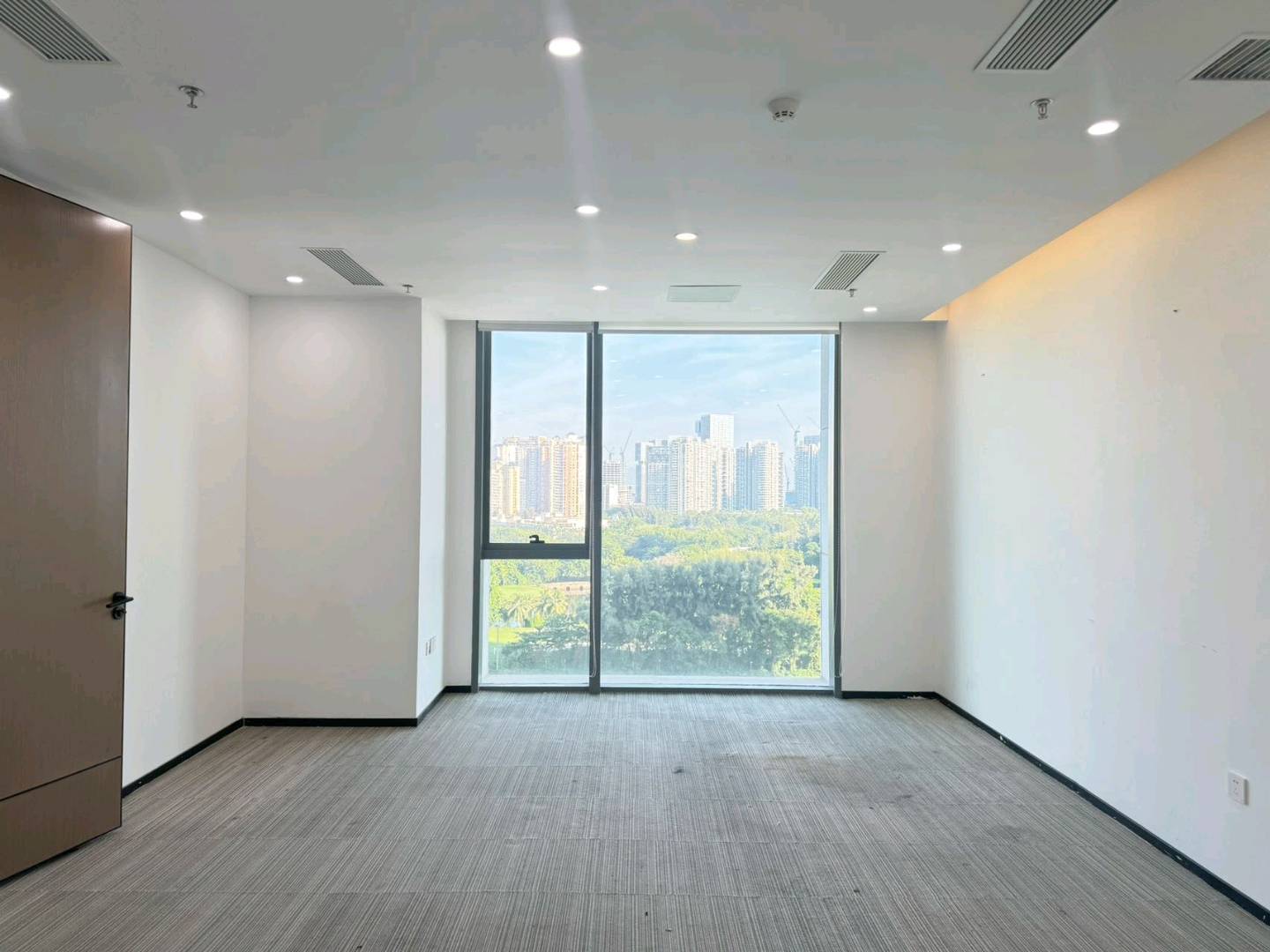 中检大厦 643㎡ 精装 中层办公室出租