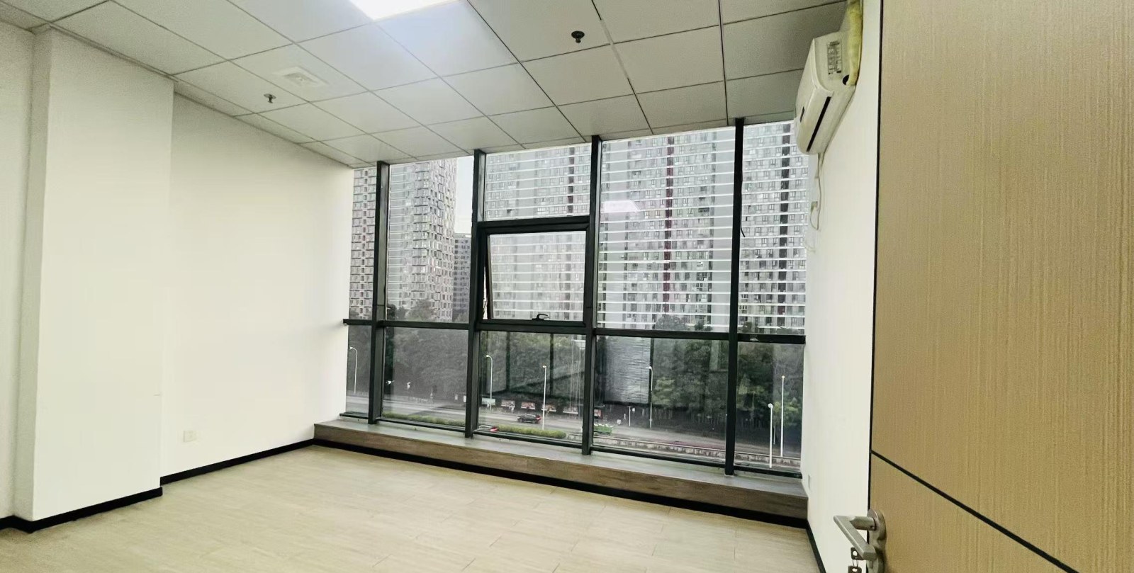 智慧谷创新园 105㎡ 精装 中楼层办公室出租