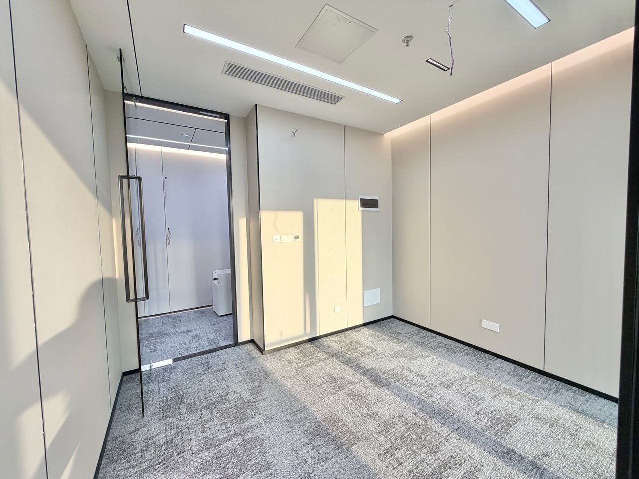 远望谷大厦252㎡豪装写字楼(南山区科技园) 近粤海门站