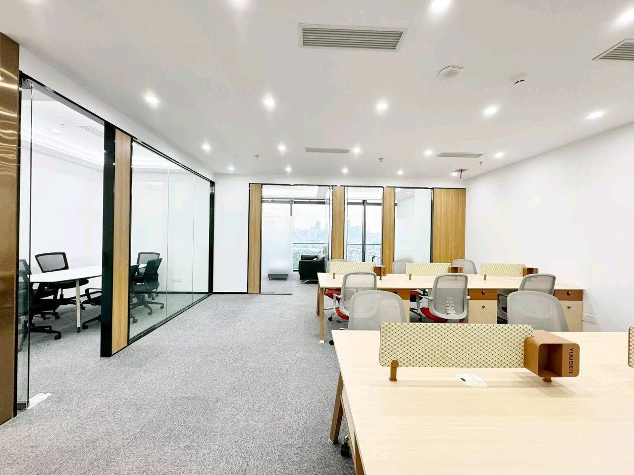 方大城写字楼235㎡精装户型·高层西向出租