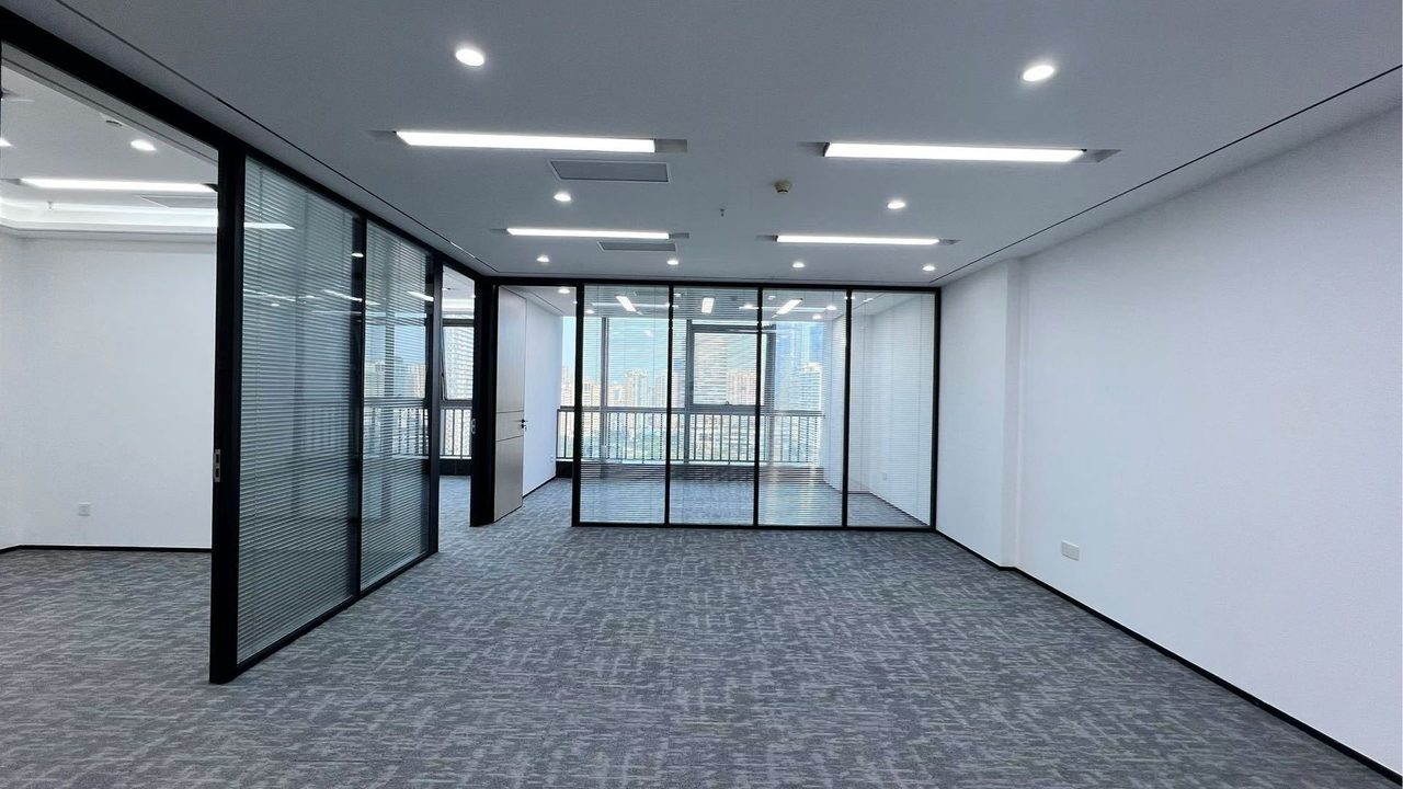 南山区南油 南园枫叶大厦138㎡精装办公间高层出租