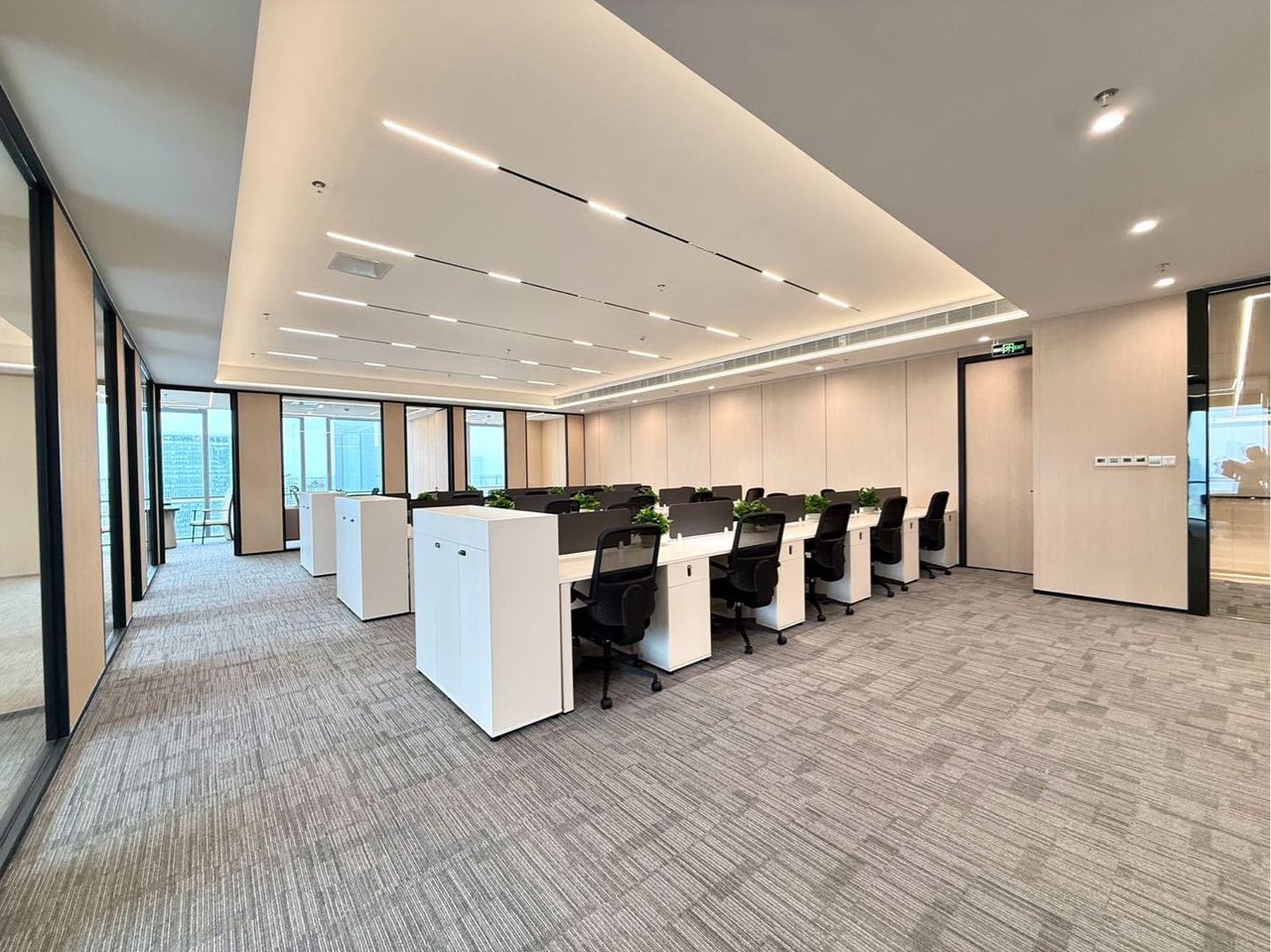 航天科技广场513㎡豪装办公室出租，高层东南向采光好