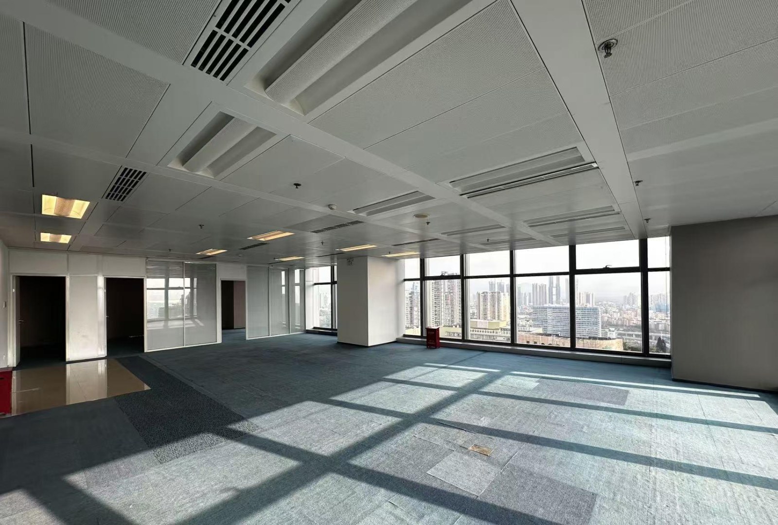 绿景NEO-A座 361.51㎡ 精装 高楼层办公室出租