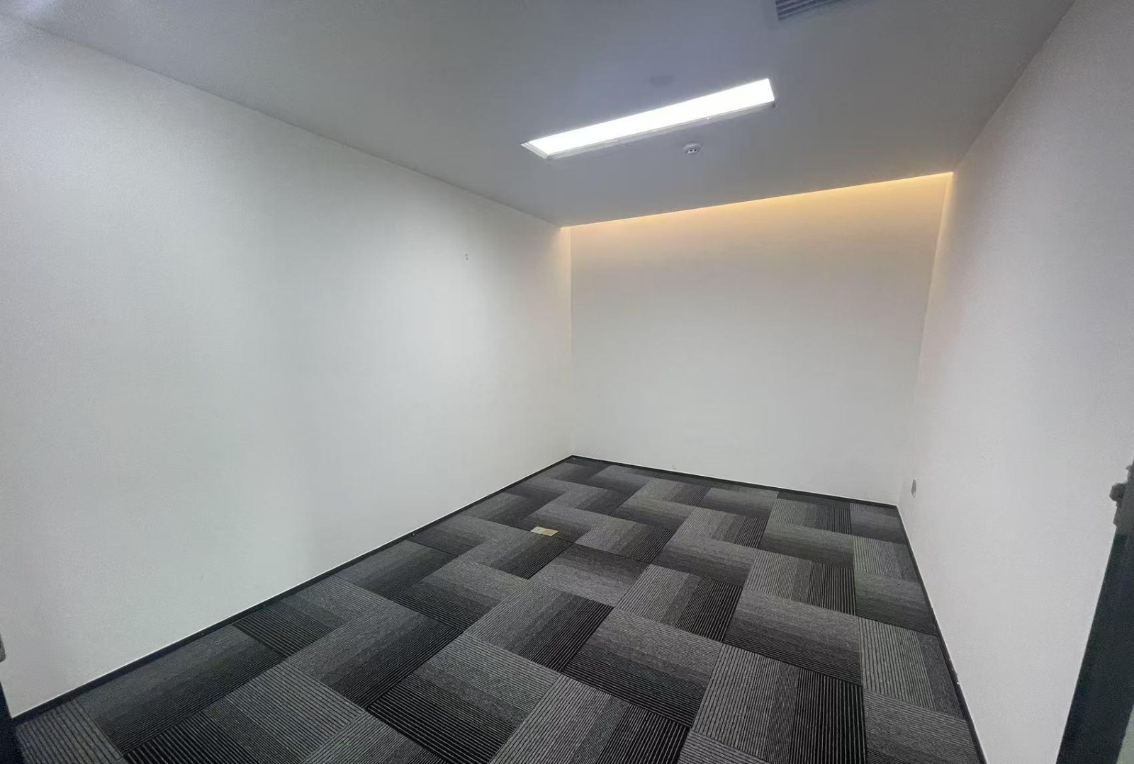 艺峦-3座 216㎡ 精装 低楼层办公室出租