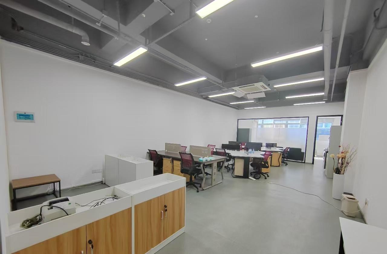 腾飞工业大厦 172㎡ 精装 低楼层办公室出租实景图
