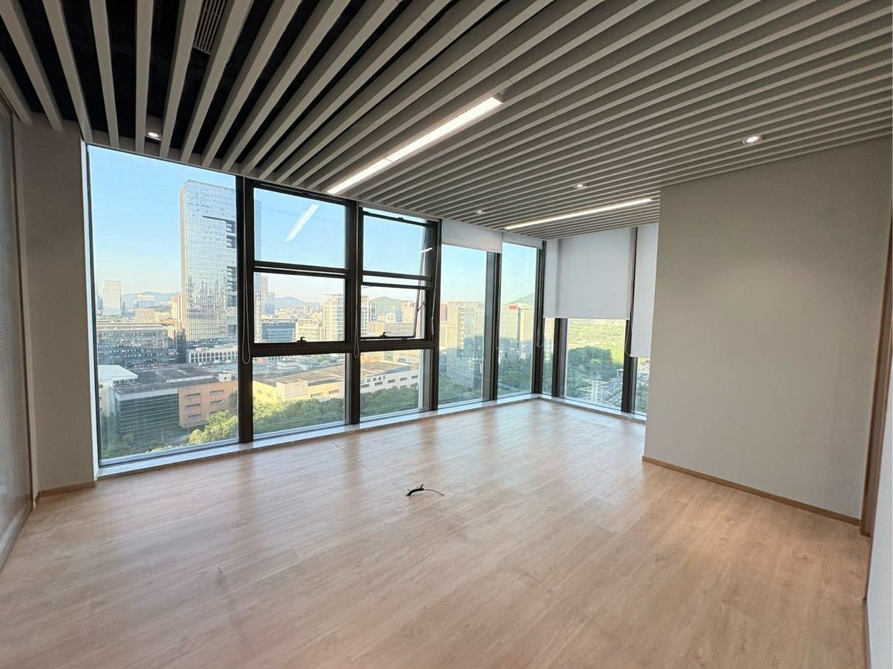 1250㎡精装办公室 澳特科兴科学园·近高新中站·高层