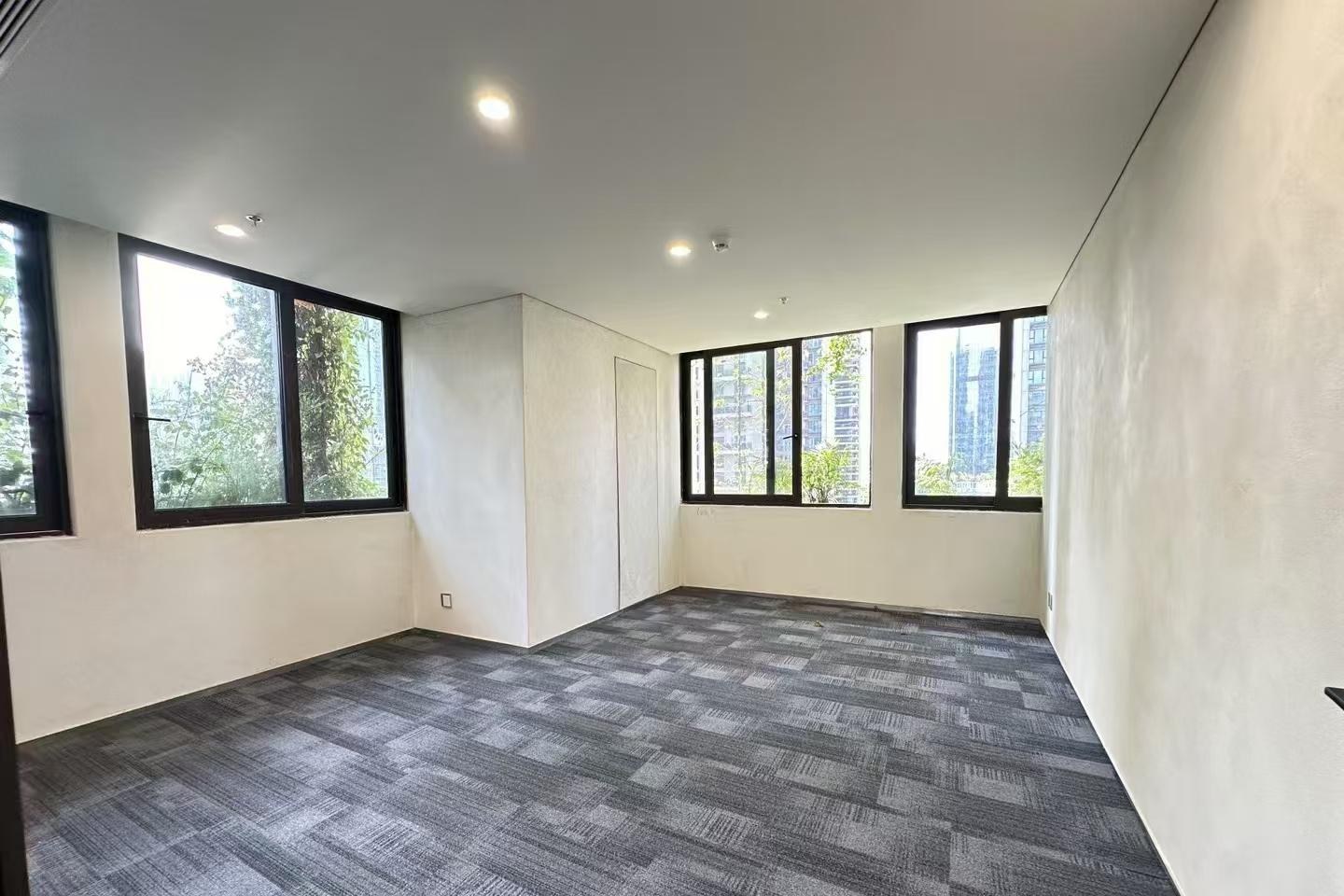 泰华·梧桐聚落花园 370㎡ 精装 低楼层办公室出租
