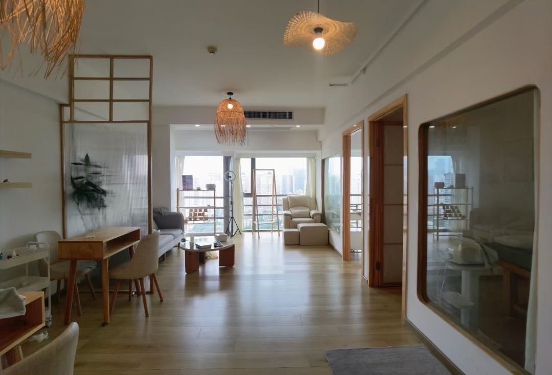 田厦金牛广场125㎡豪装办公室出租,高层南向采光好
