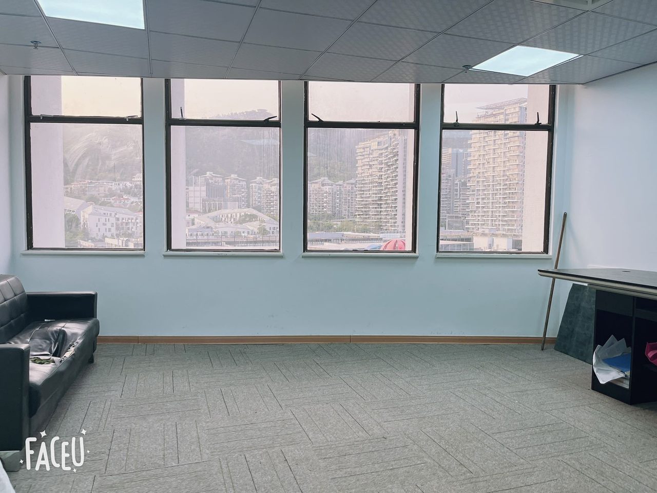 蛇口金融中心大厦80㎡精装办公室出租,中层西向采光好