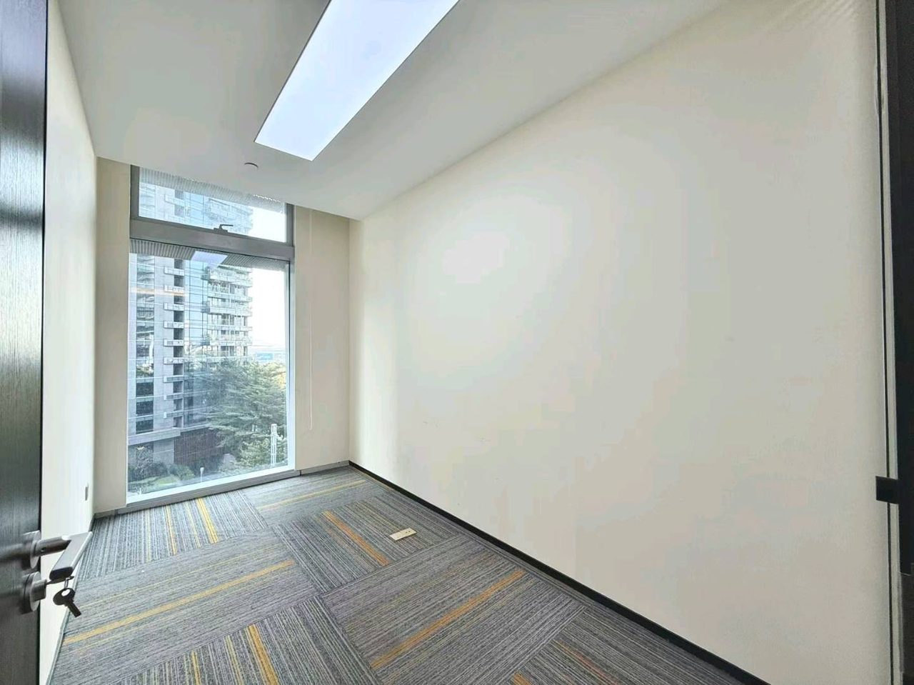 易尚中心125㎡精装写字楼(宝安区宝安中心区) 近宝华站