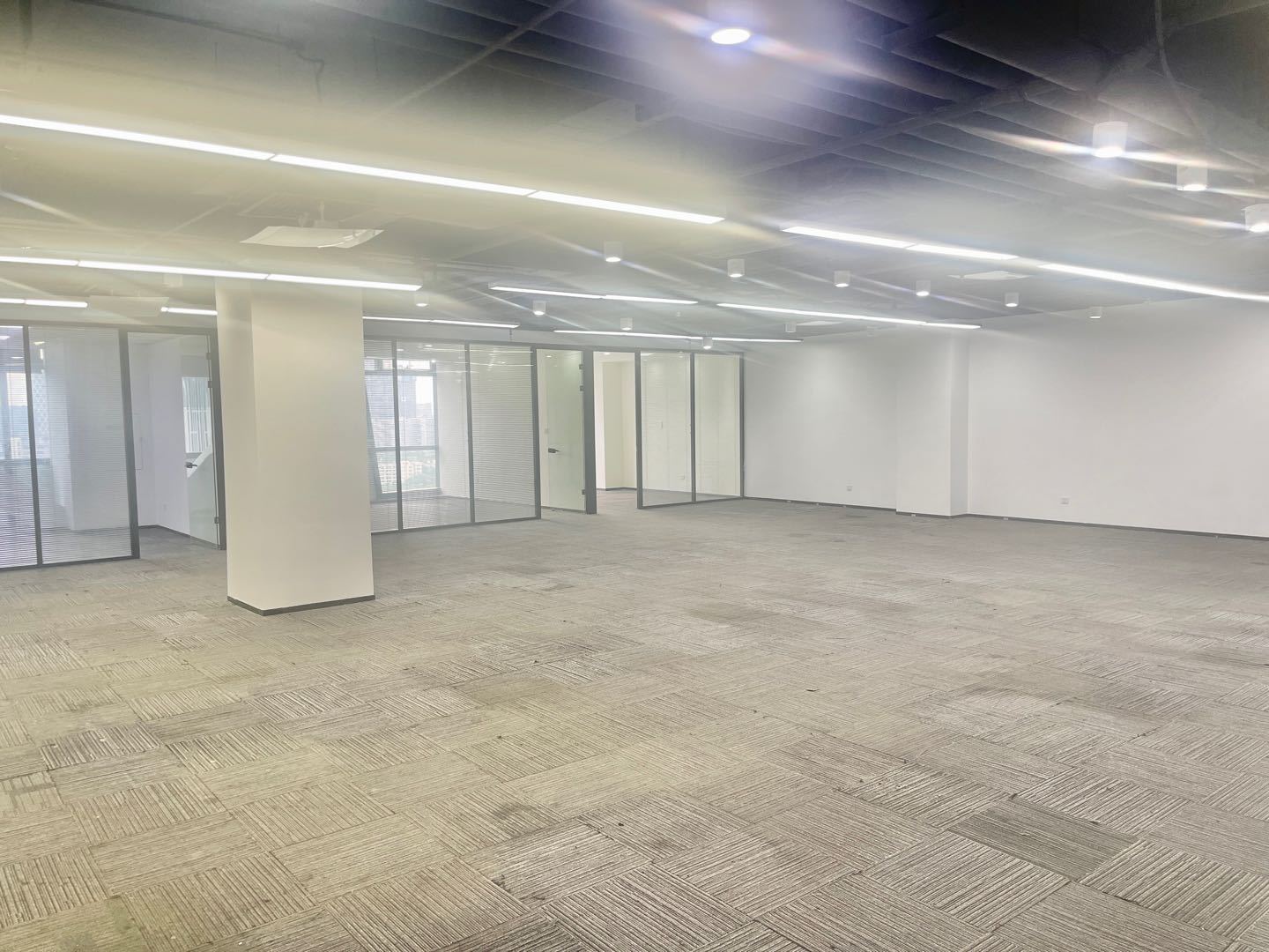 威盛科技大厦 392㎡ 精装 高层办公室出租