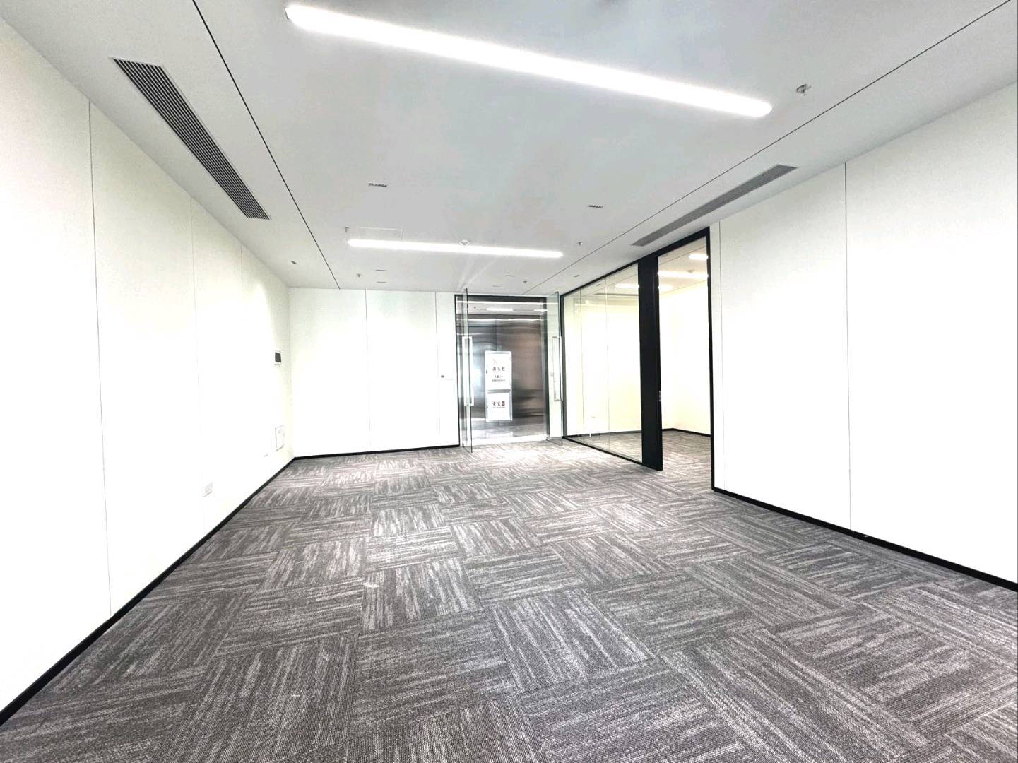 三一云都 191㎡ 精装 中层办公室出租实景图