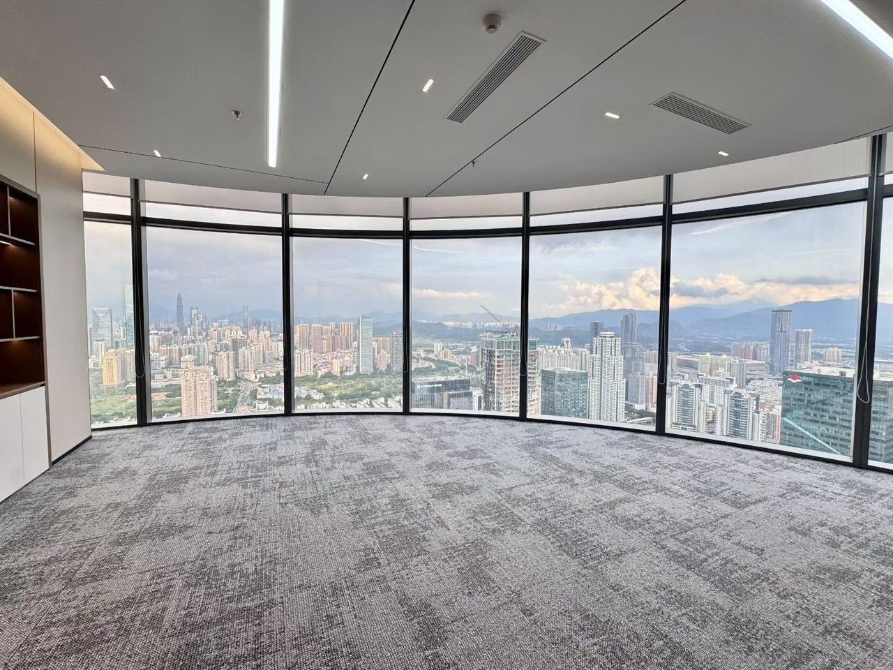 658㎡精装办公室 皇庭中心·近会展中心站·高层