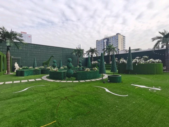 莲花广场2100㎡豪装办公室出租，低层四面采光向采光好