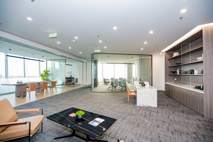 华侨城大厦写字楼443㎡豪装户型·低层东南向出租