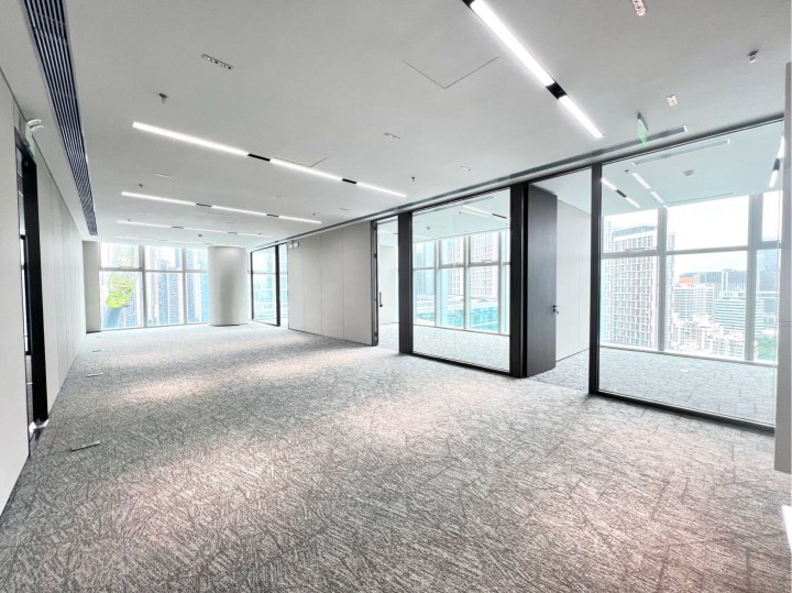 康泰创新广场 353.63㎡ 精装 低层办公室出租