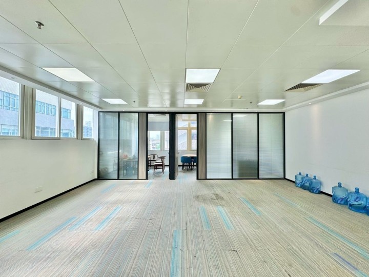 南山区科技园 麻雀岭工业区212㎡精装办公间高层出租
