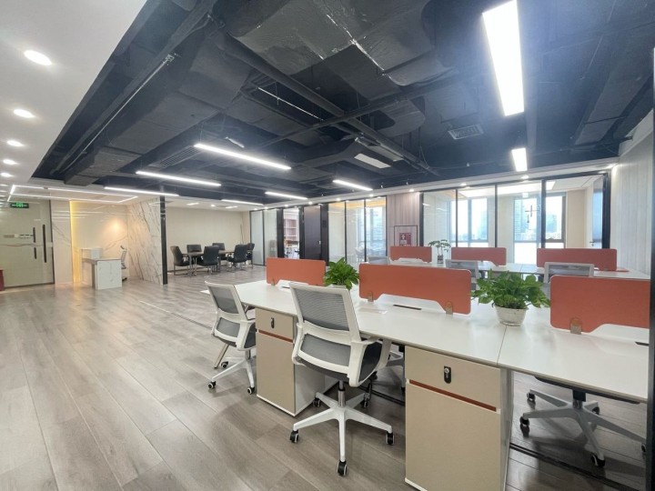 金融科技大厦写字楼286㎡精装户型·高层东向出租