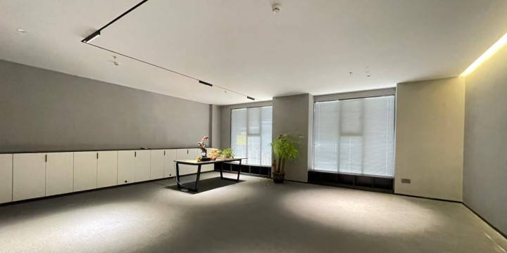 一方天地互联网产业园 820㎡ 精装 低楼层办公室出租