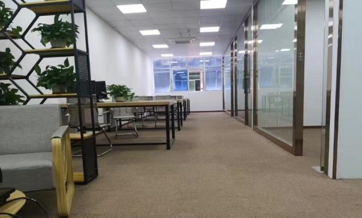 腾飞工业大厦 290㎡ 精装 中楼层办公室出租