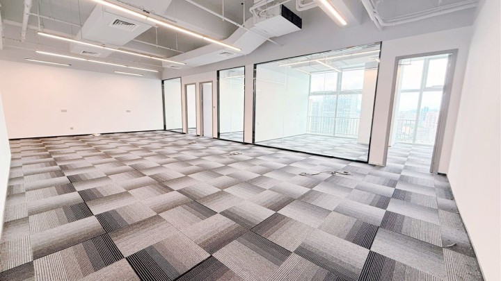 唐商科技大厦227㎡精装办公室出租，中层南向采光好