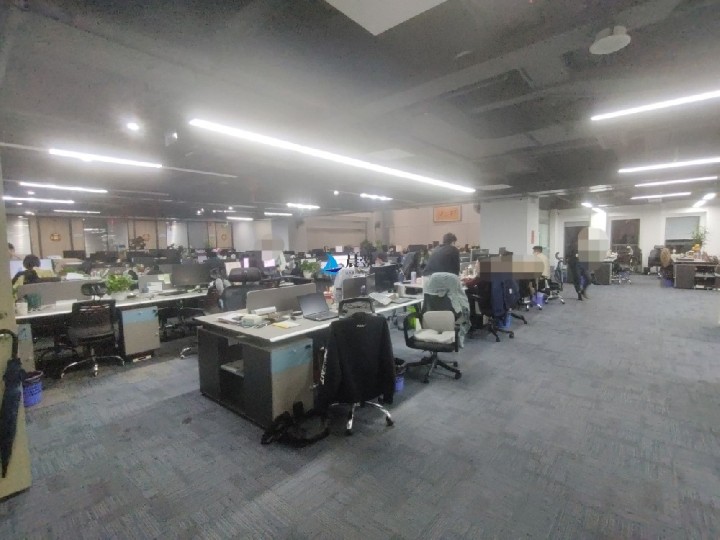 【凯达尔大厦2580㎡整层出租】免租期3个月 60元/㎡ 16房+140卡位