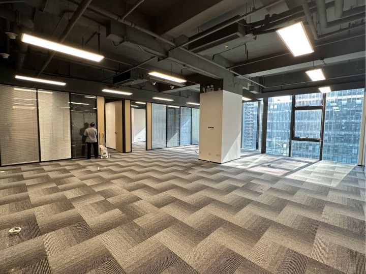 前海科兴科学园(正中华丽中心)233㎡精装办公室出租，高层东北向采光好