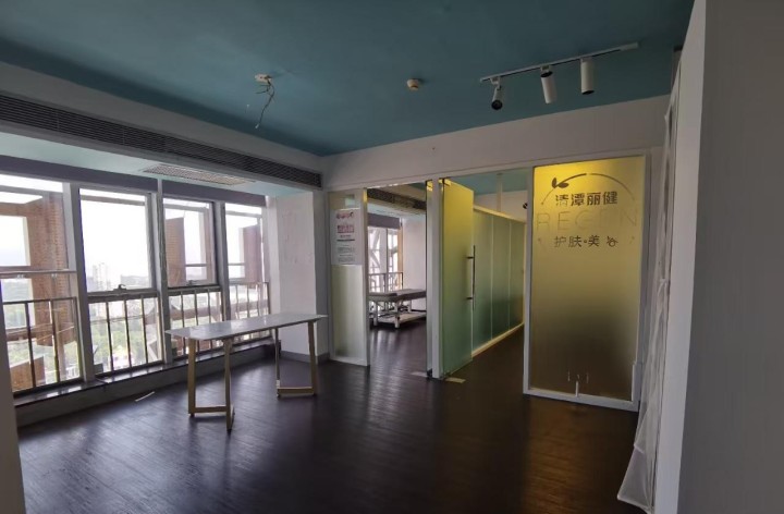 沙河世纪假日广场-瑞思中心 85.45㎡ 精装 高楼层办公室出租