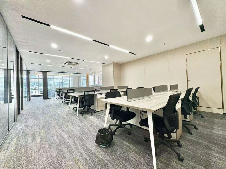 创新科技广场二期 330㎡ 精装 中层办公室出租